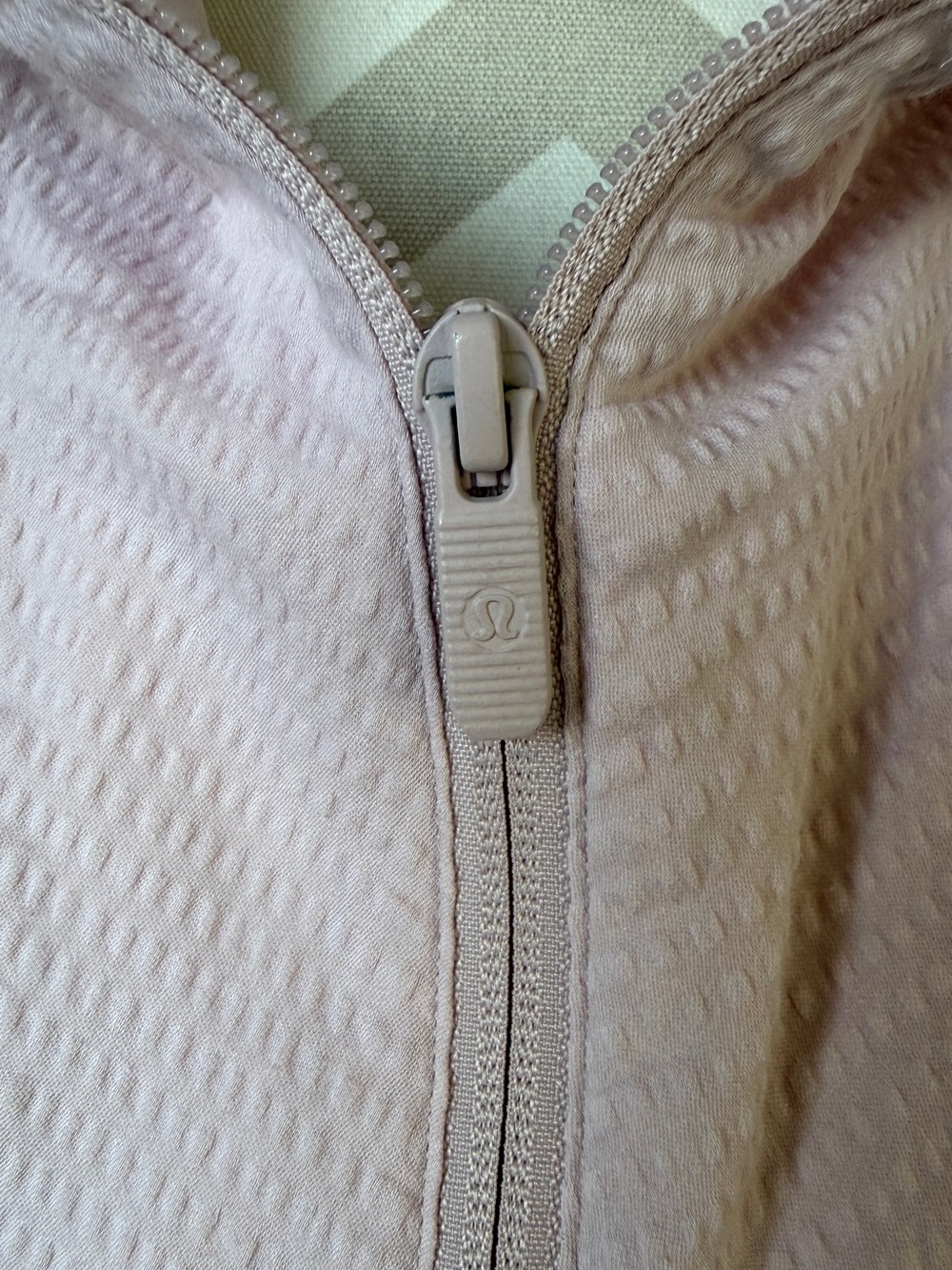 Lululemon Pack Light Pullover Packable Jacket in Porcelain Pink Sz See me - Picture 7 of 13